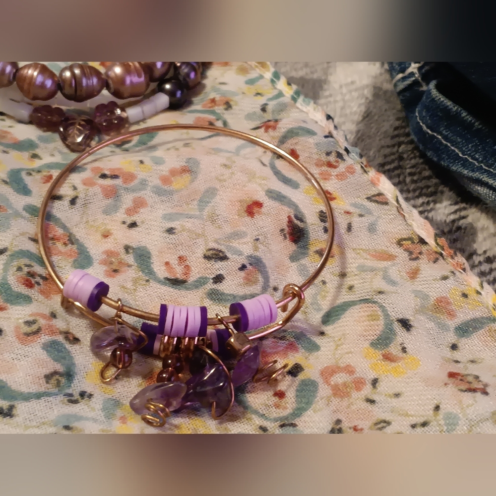 2 NATURAL AMATHYST AND TURQOUISE GOLD TONED BRACELETS